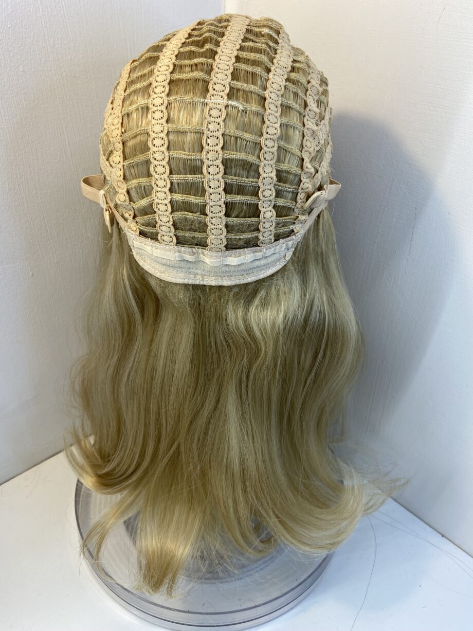 New long rooted blonde wig. Bllw677
