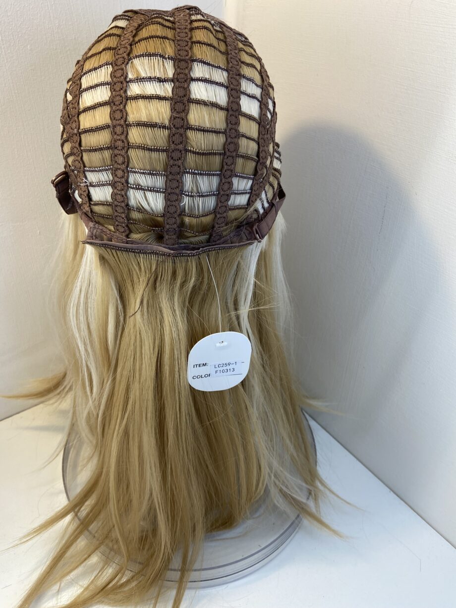 Sleek new blonde rooted wig. Blls681