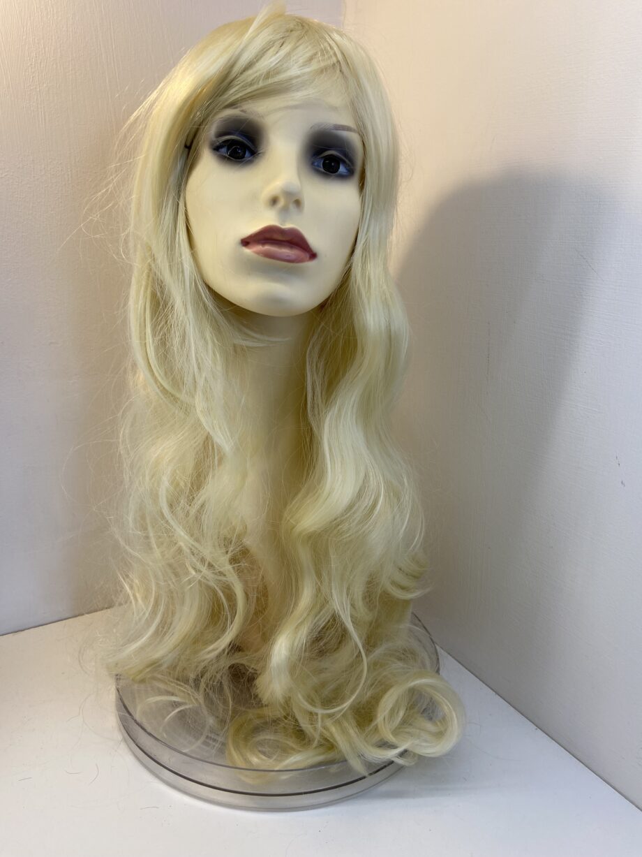 Extra long blonde new wig. Bllc240