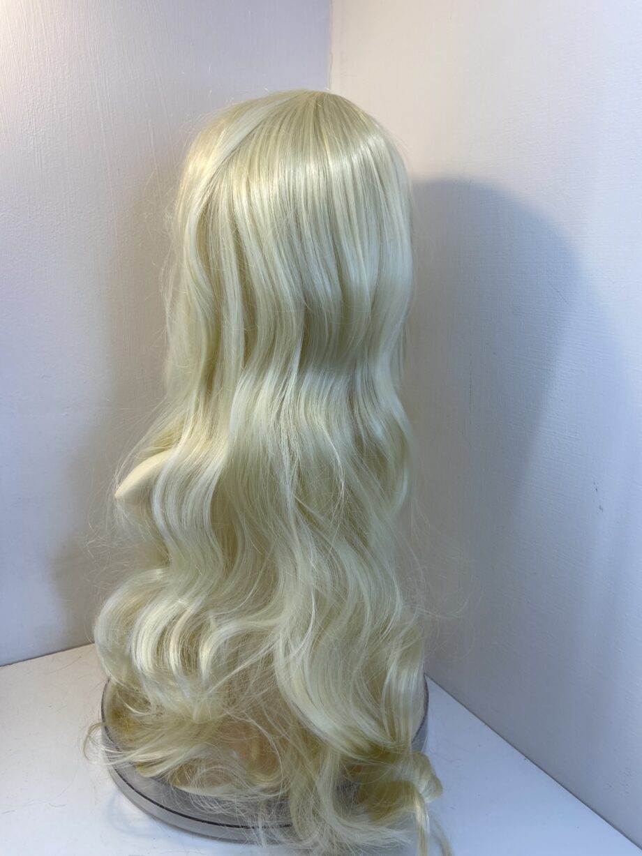 Extra long blonde new wig. Bllc240