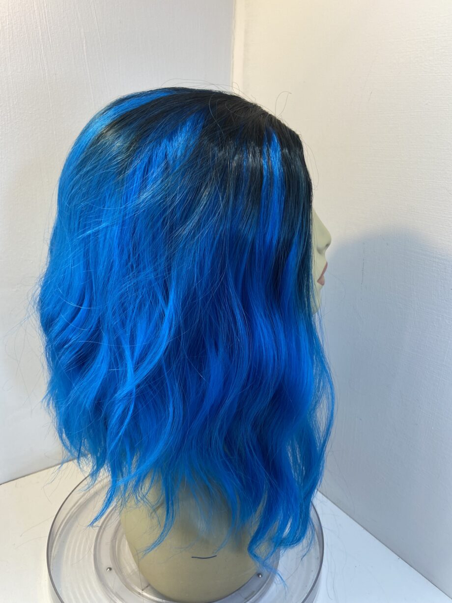 Electric blue rooted wig. Bluelw245