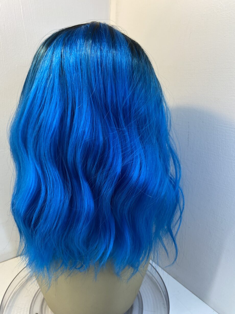 Electric blue rooted wig. Bluelw245