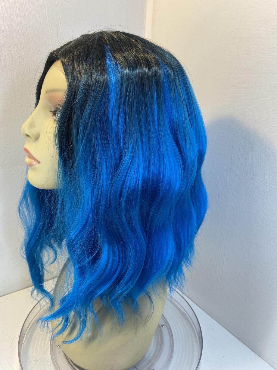 Electric blue rooted wig. Bluelw245