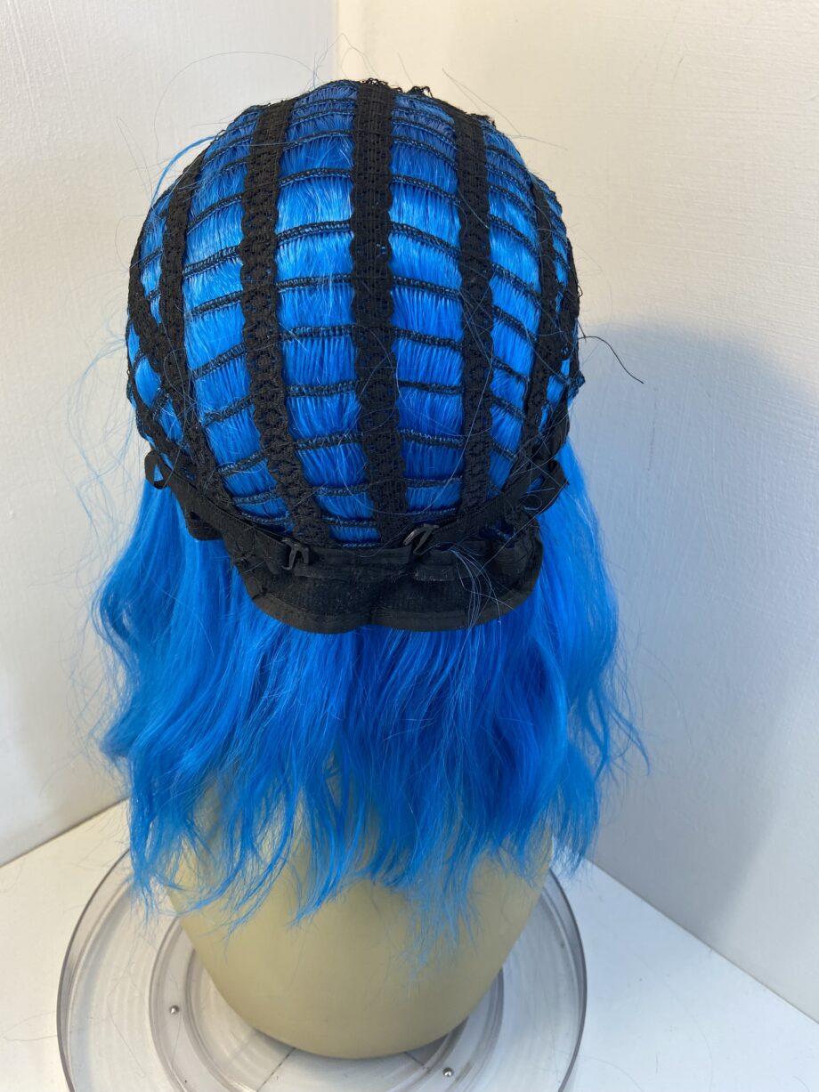 Electric blue rooted wig. Bluelw245