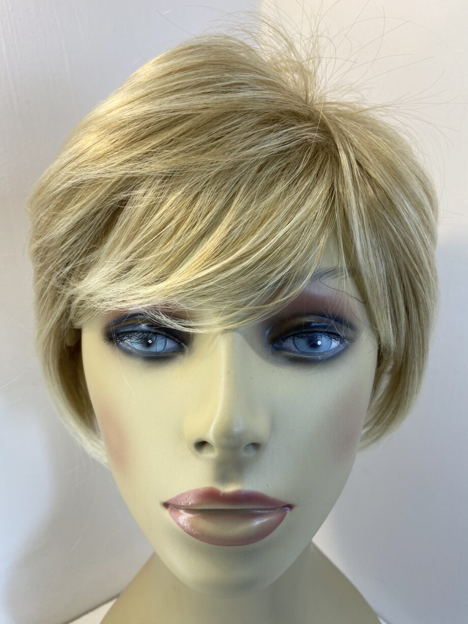 Short blonde new wig. Blss247
