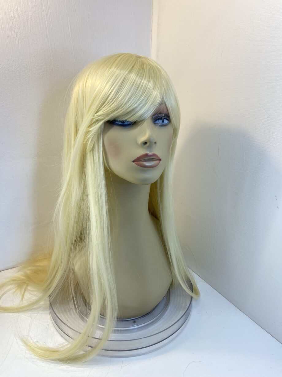 Extra long blonde new wig. Blls249