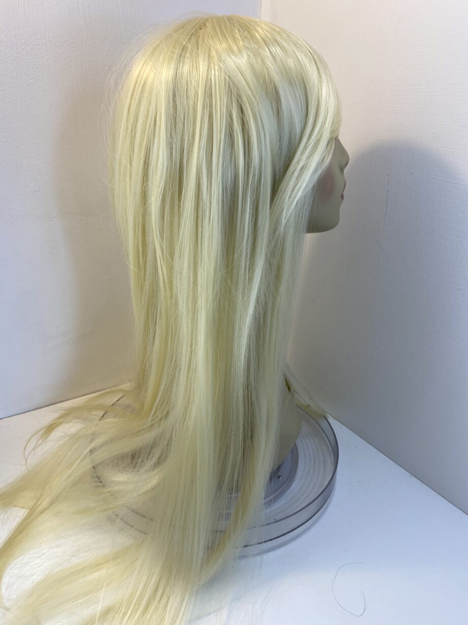 Extra long blonde new wig. Blls249