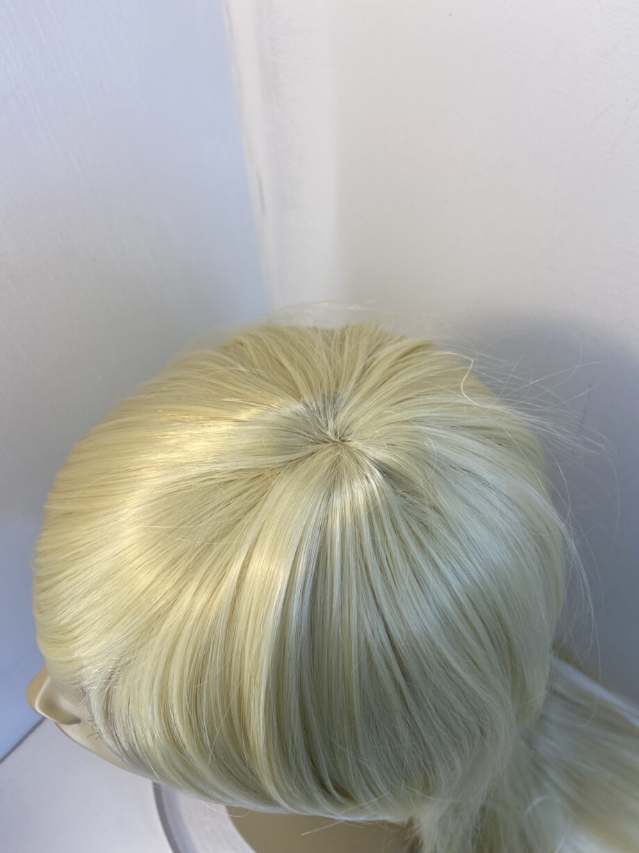 Extra long blonde new wig. Blls249
