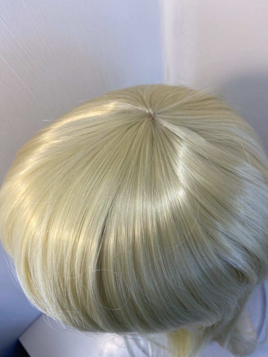 Long light blonde silky wig. Blmw248