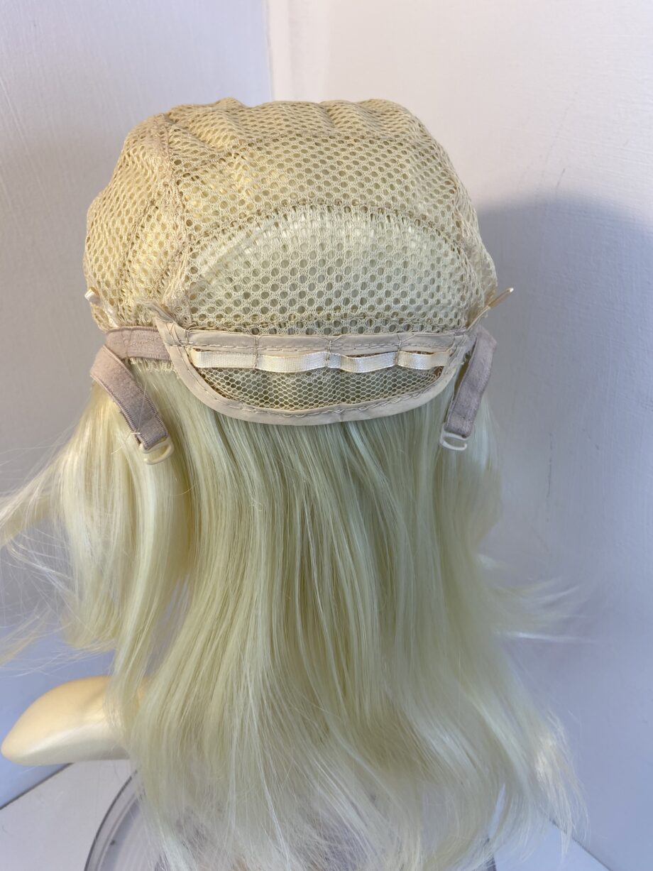 Long light blonde silky wig. Blmw248