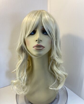 Beautiful long wavy blonde wig. Bllc250