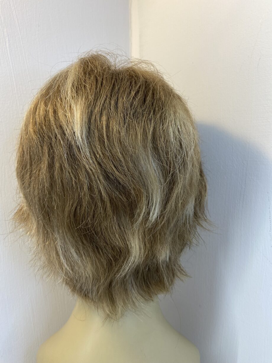 Super soft blonde wig. Blsw736