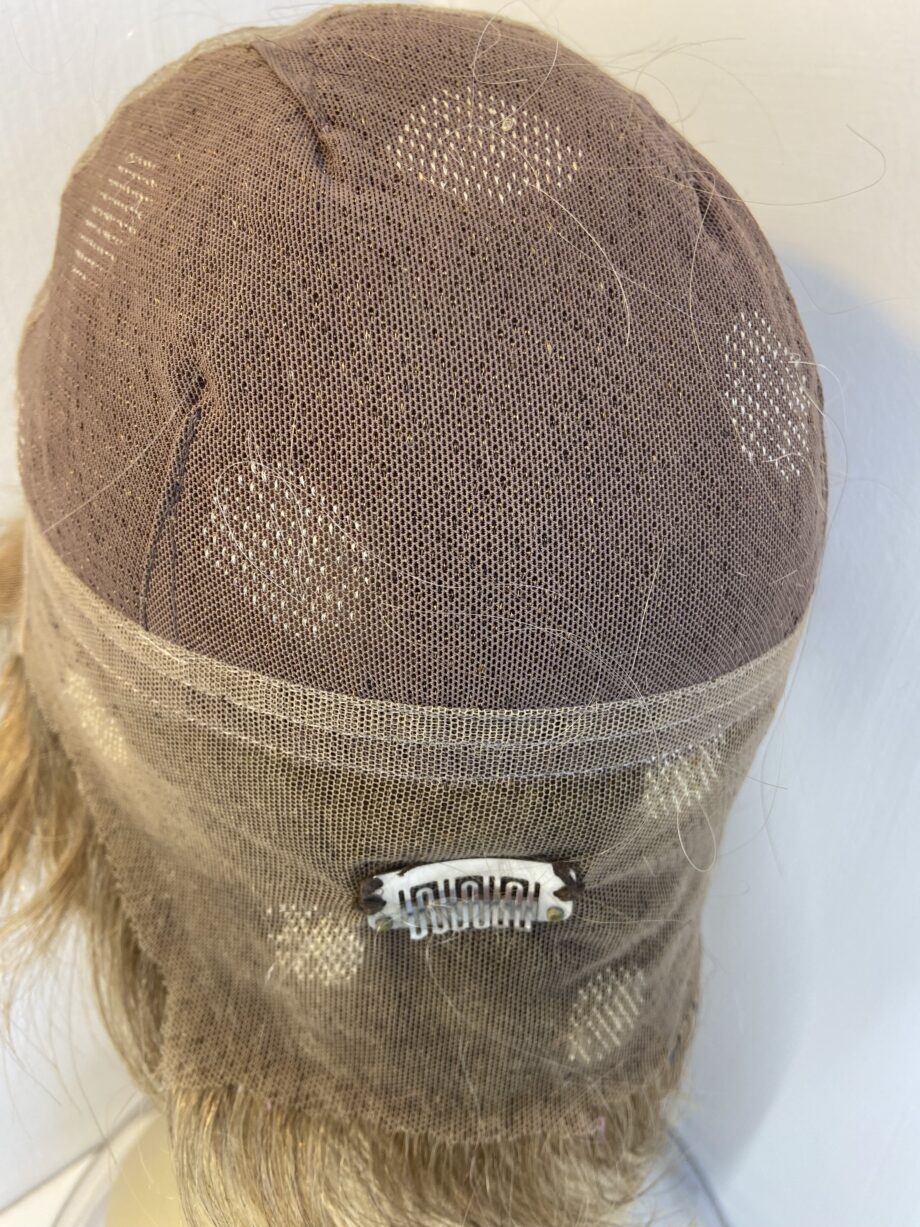 Super soft blonde wig. Blsw736