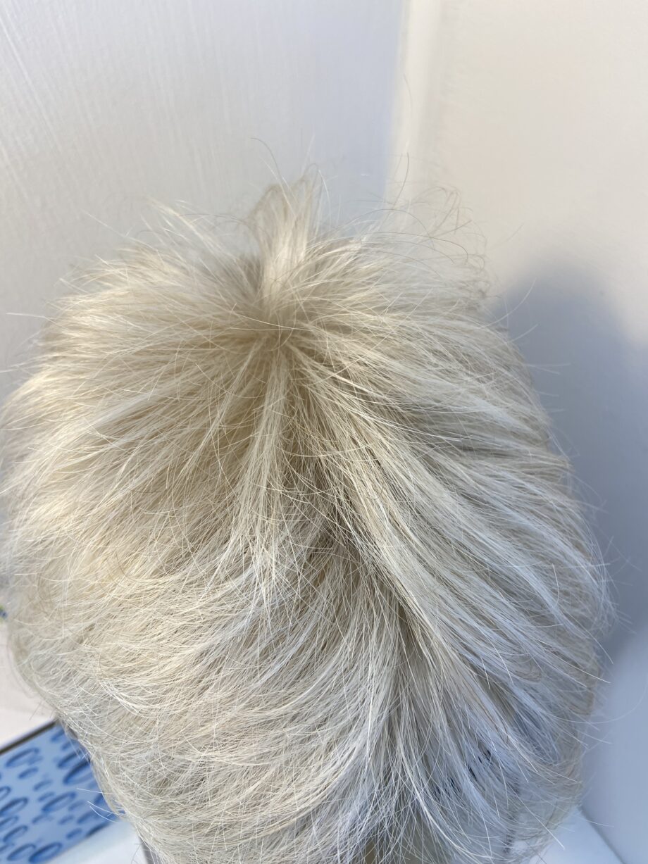 Short Snow White wig. Bwss803