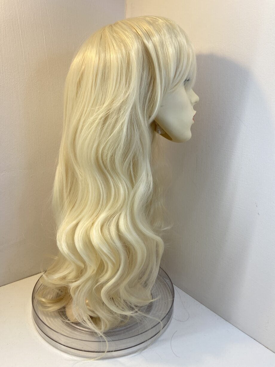 Long new blonde wig. Blls737