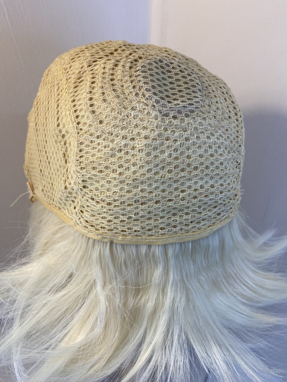 Long new blonde wig. Blls737