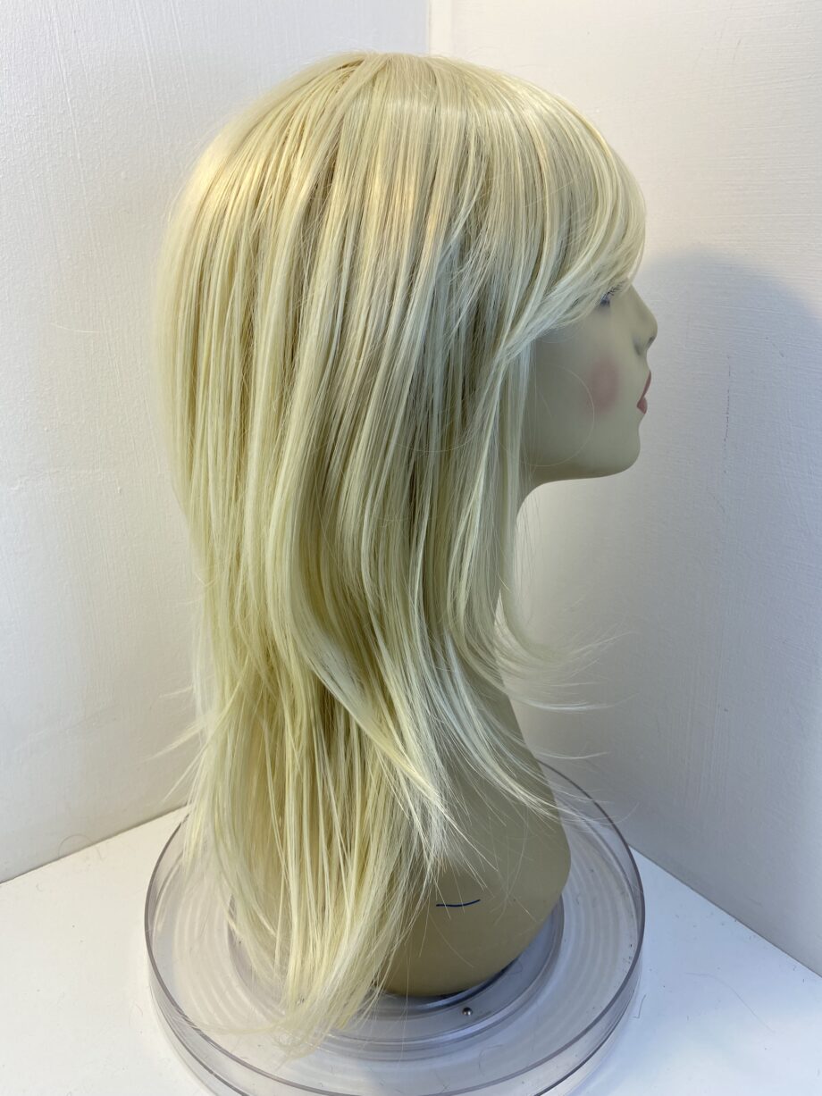 New long blonde wig. Blls738