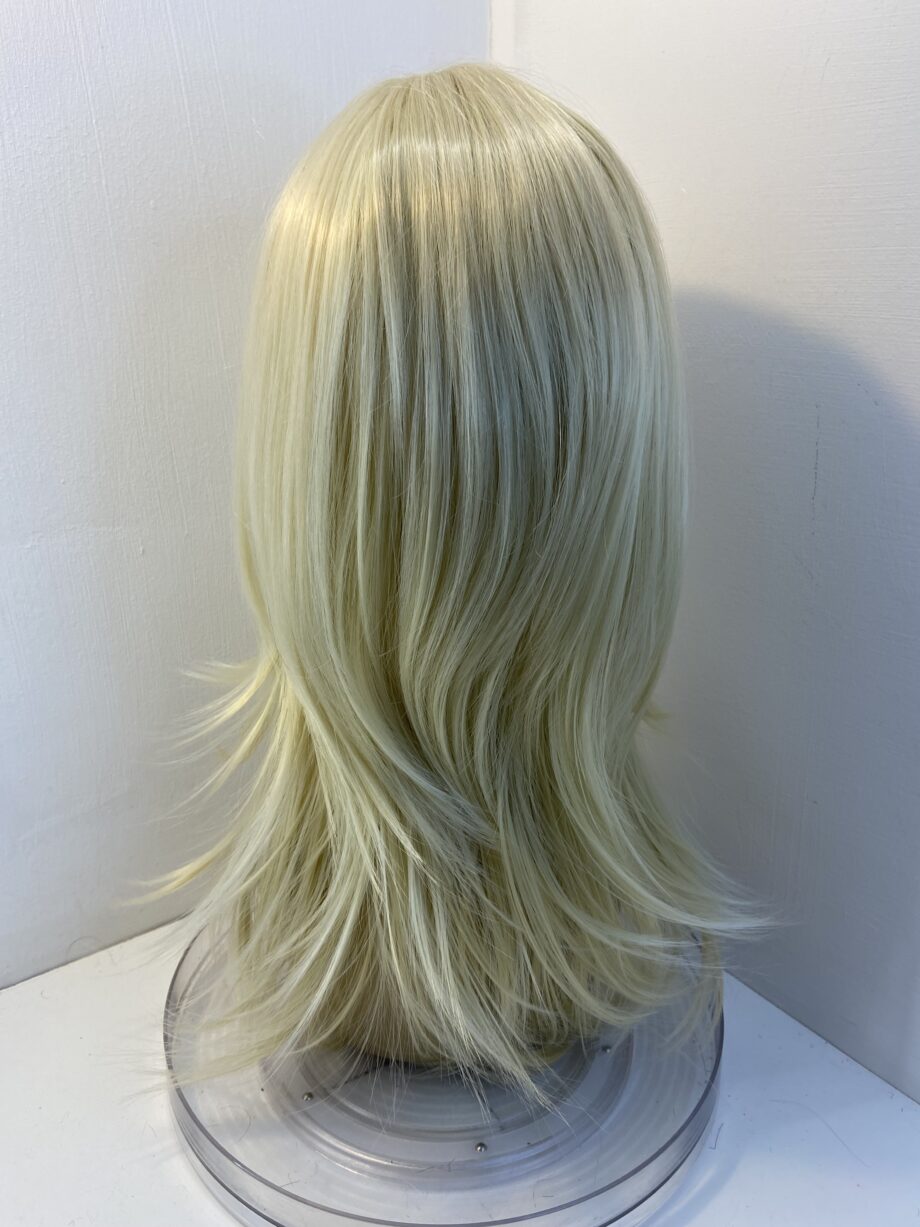 New long blonde wig. Blls738