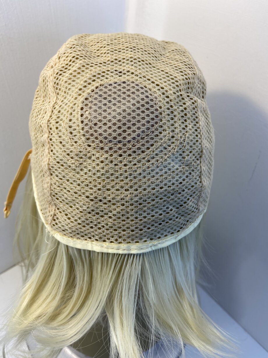 New long blonde wig. Blls738