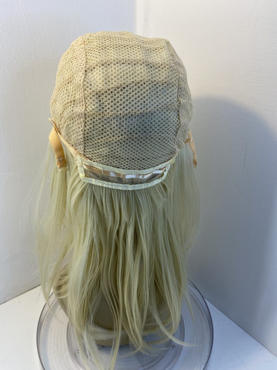 New long blonde wig. Blls738