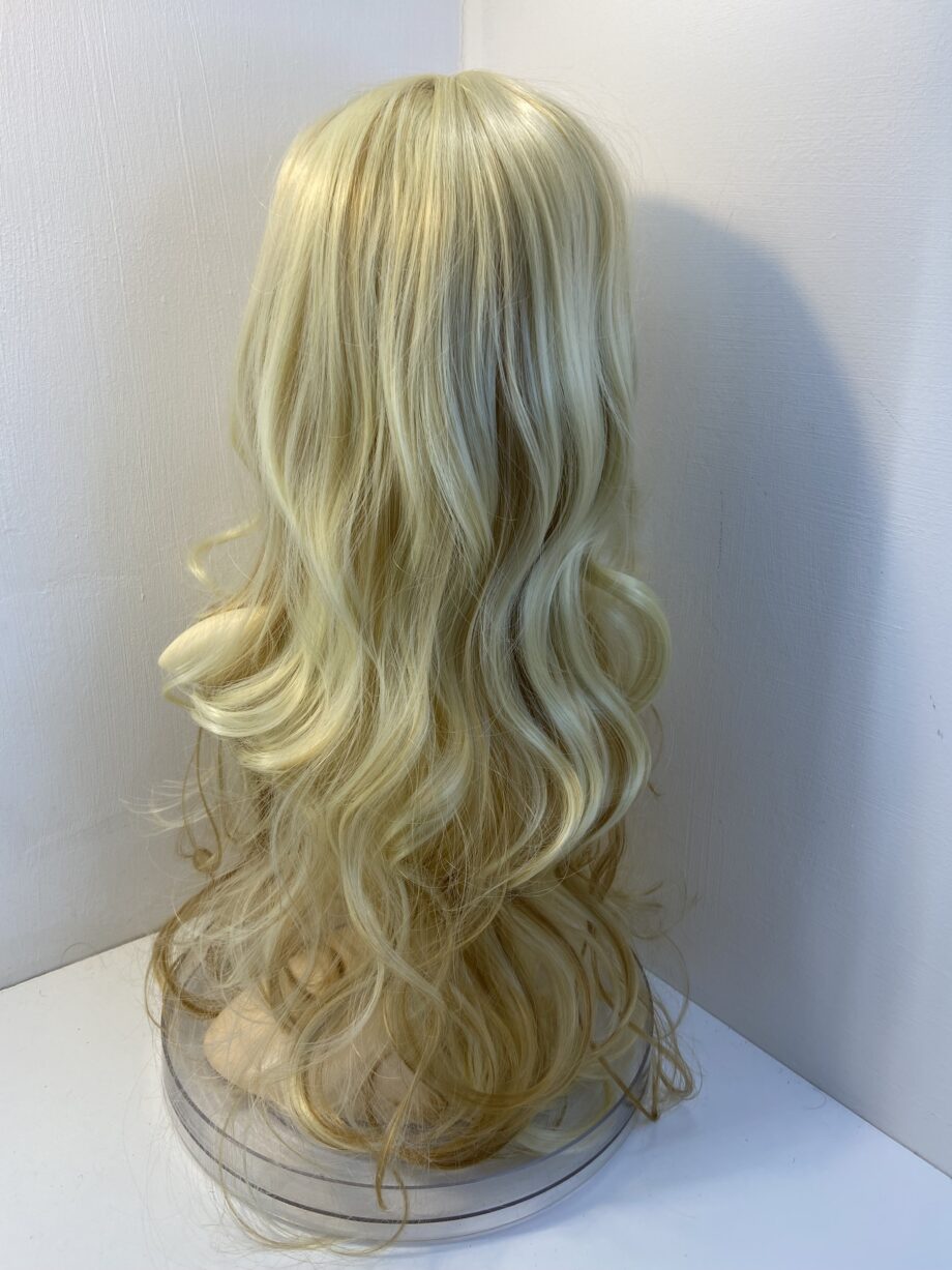 Long blonde wavy wig. Bllw739
