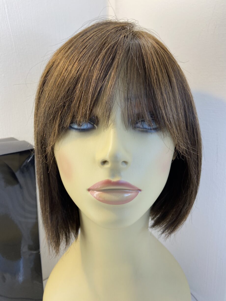 Toasted brown stylish boxed wig. Bbrms805