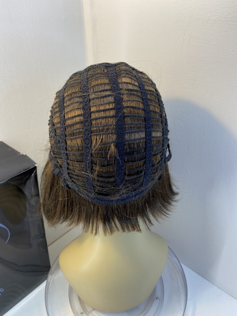 Toasted brown stylish boxed wig. Bbrms805