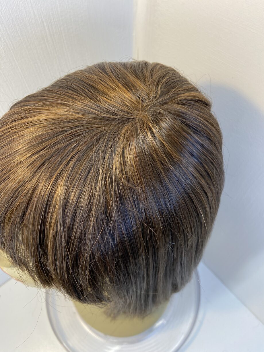 Amore brown wig. Brms876