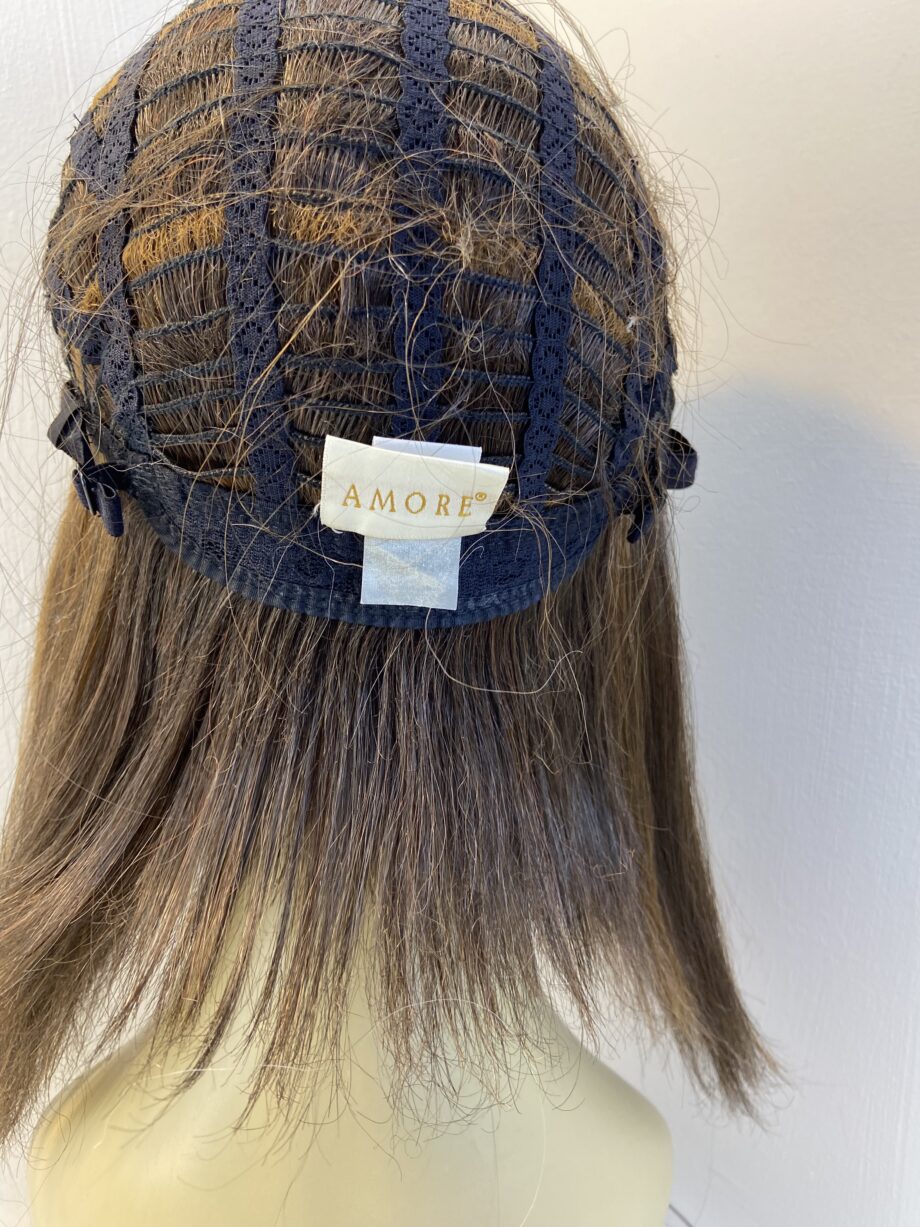 Amore brown wig. Brms876