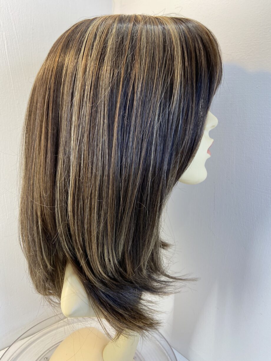 Belle tress long brown wig. Blls877