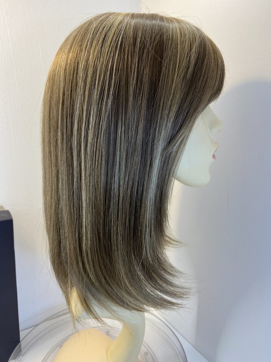 Long blonde beautiful wig. Bbllm806