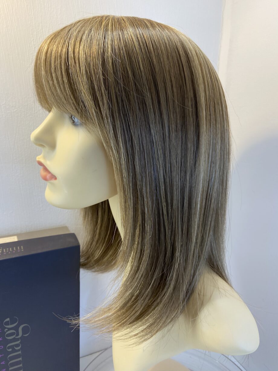 Long blonde beautiful wig. Bbllm806