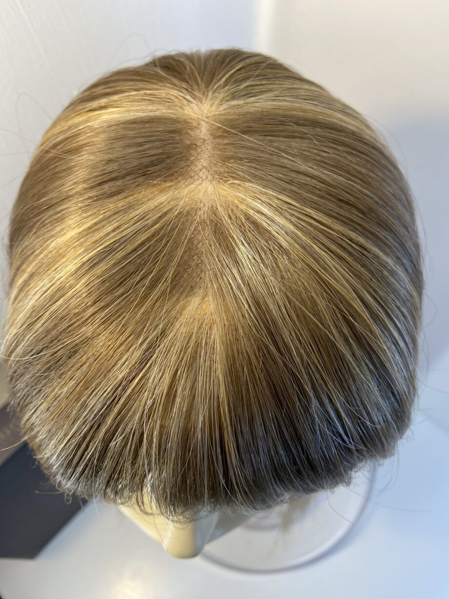Long blonde beautiful wig. Bbllm806