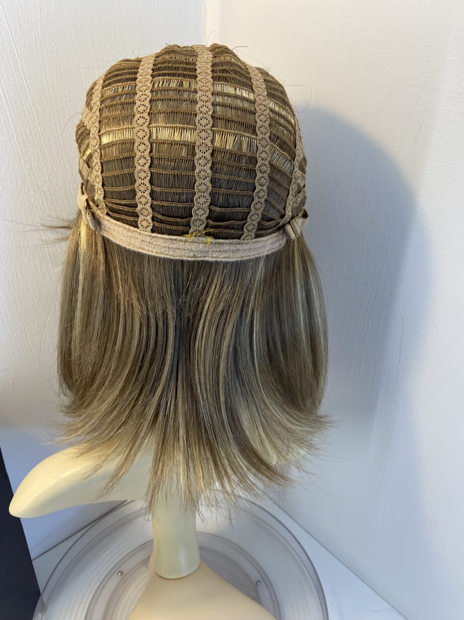 Long blonde beautiful wig. Bbllm806