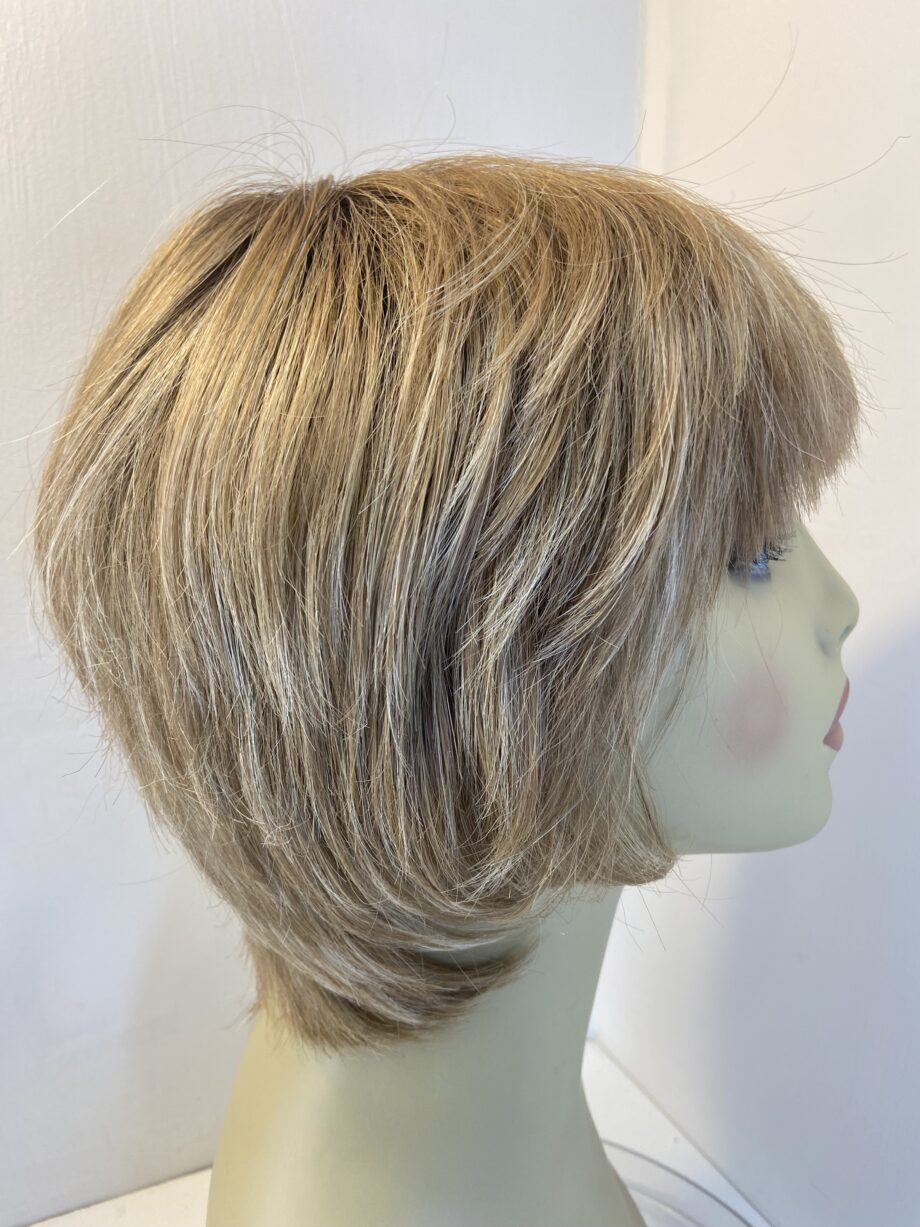 Soft stylish blonde wig. Blss532