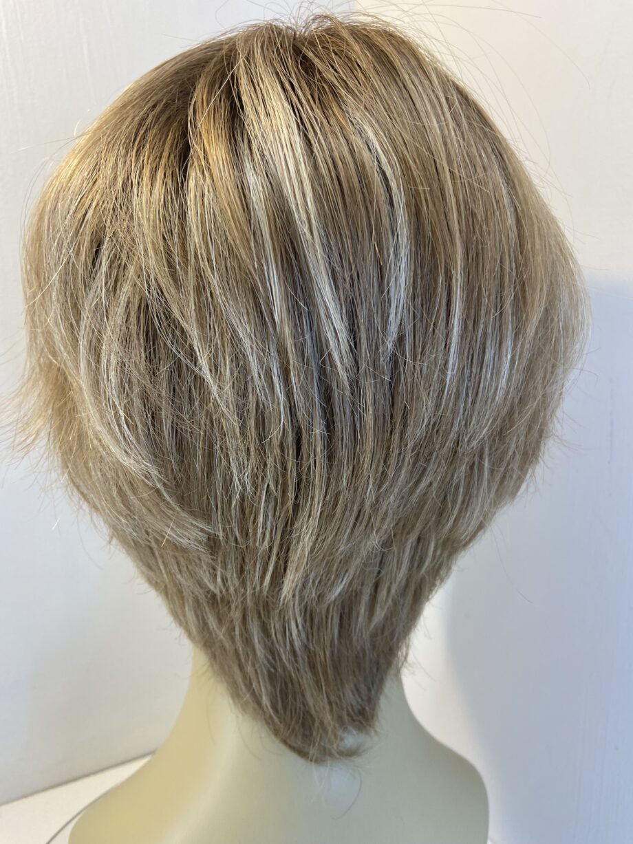 Soft stylish blonde wig. Blss532