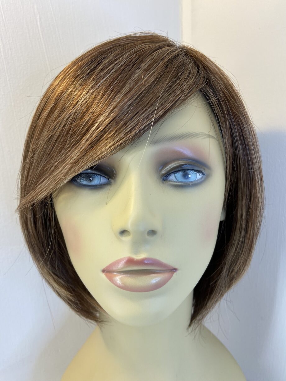 Superb new brown wig. Brls707