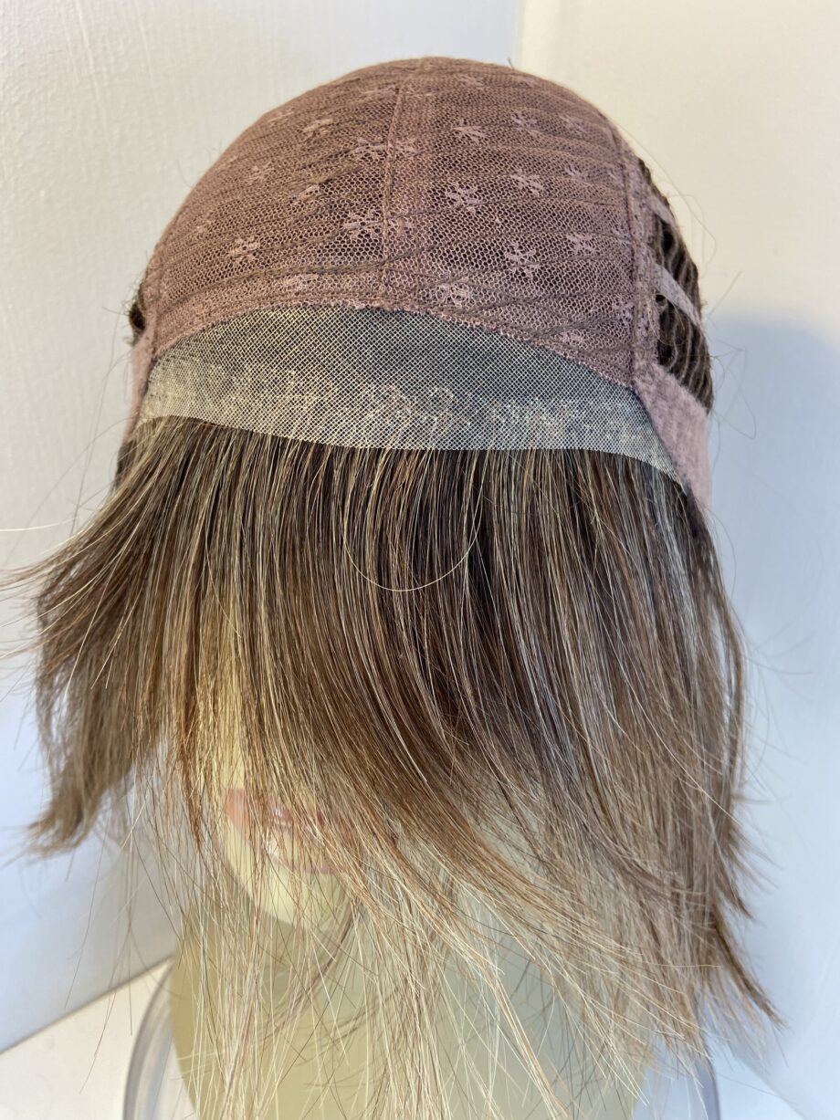 Superb new brown wig. Brls707