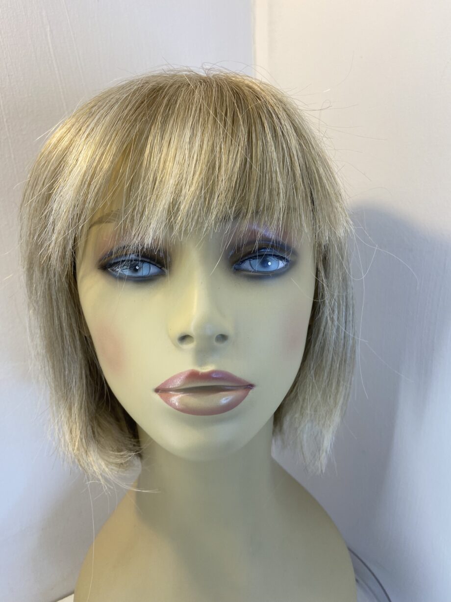 Champagne mix blonde wig. Bblms814