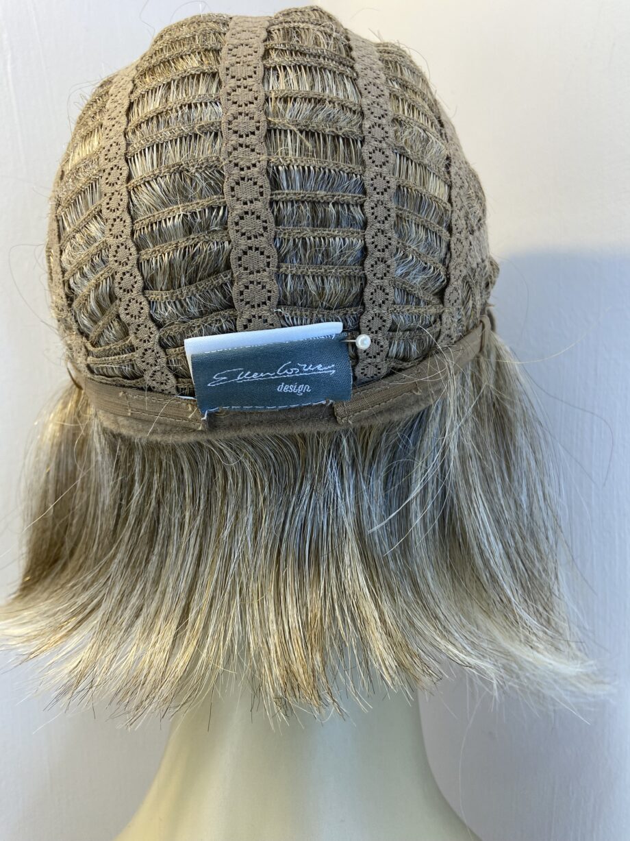 Champagne mix blonde wig. Bblms814