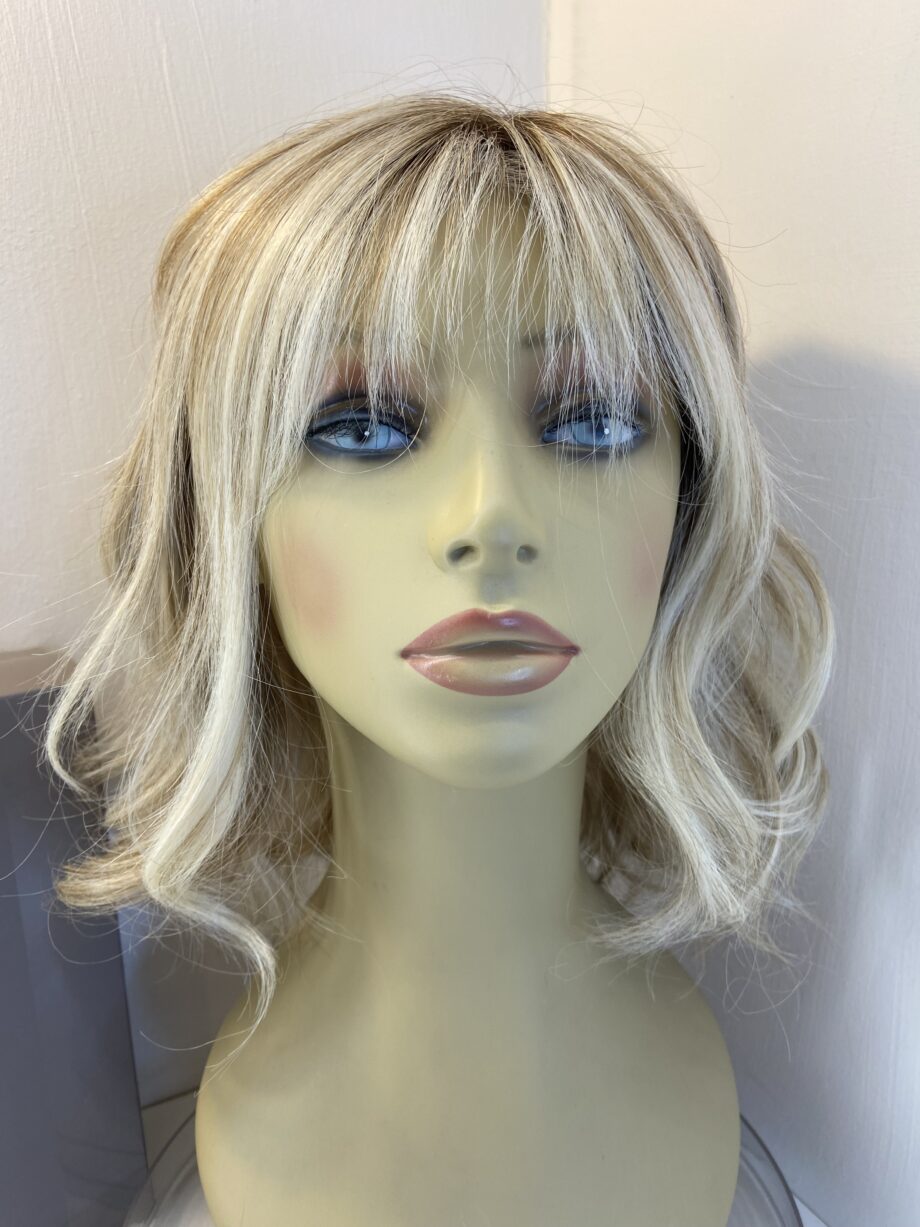 Raquel Welsh blonde rooted wig. Bbllw815