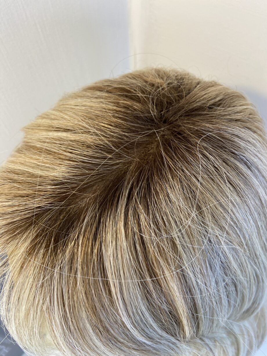 Raquel Welsh blonde rooted wig. Bbllw815