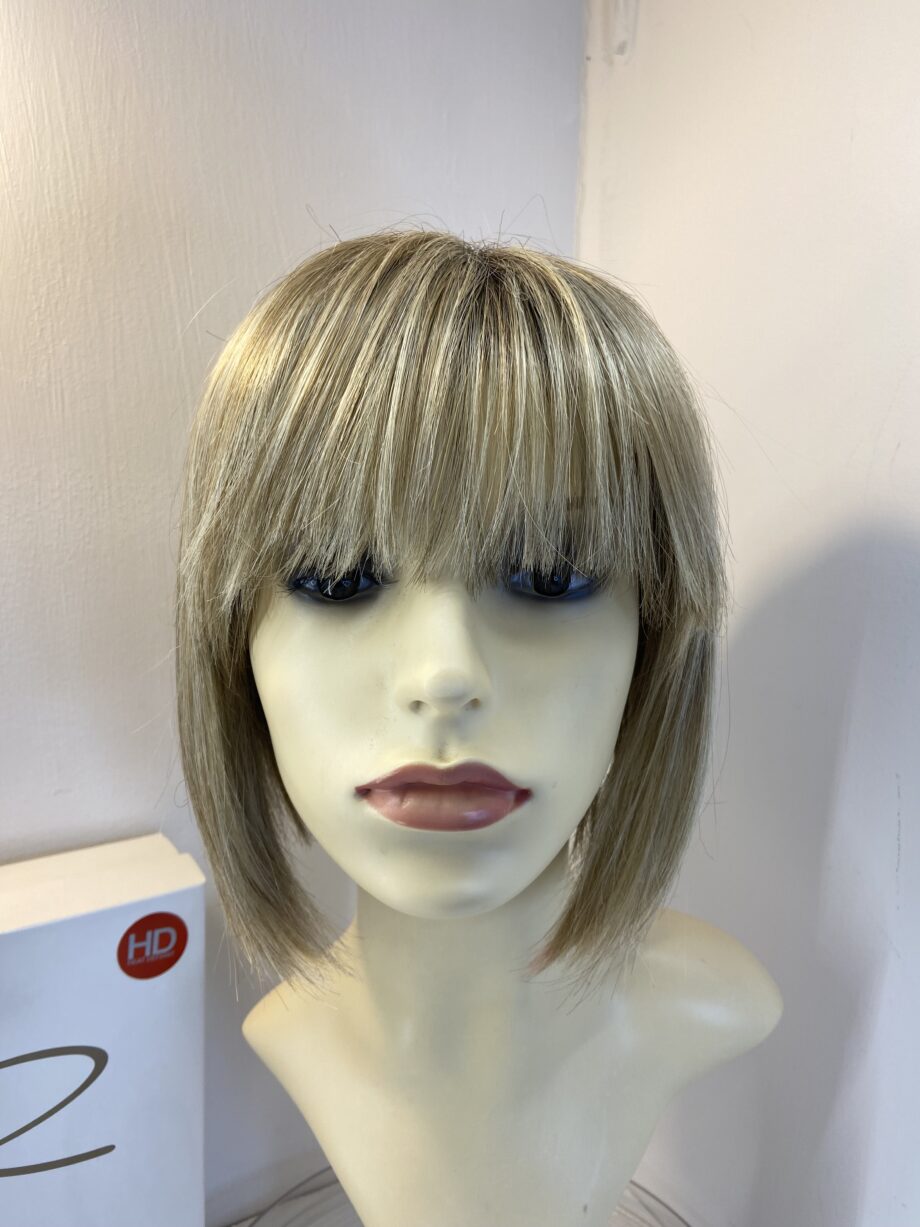 Blonde rooted wig. Bblms816