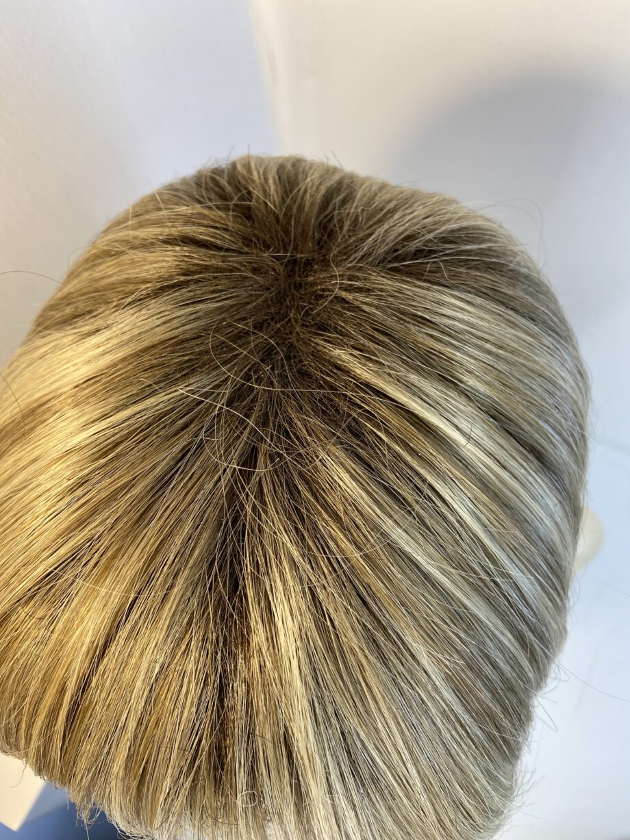 Blonde rooted wig. Bblms816