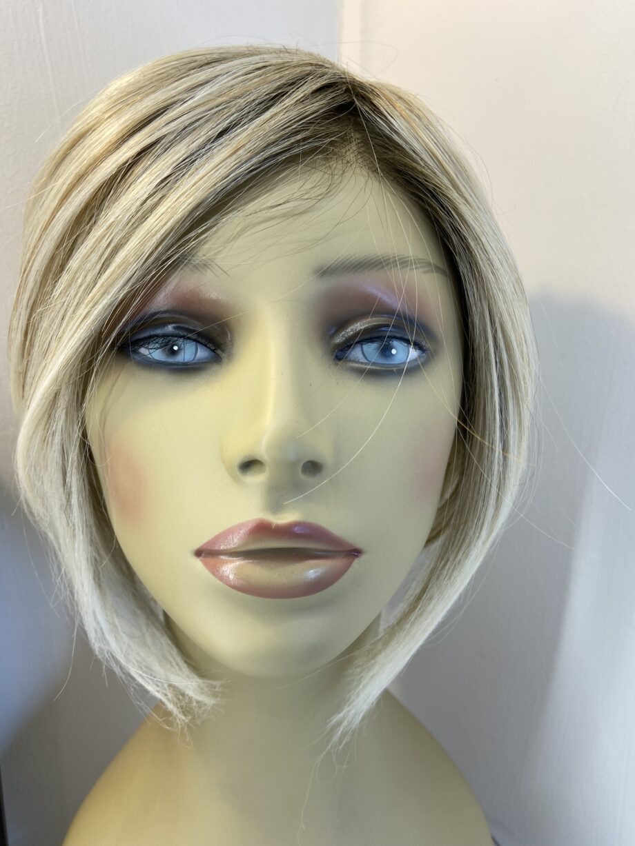 Blonde rooted Jon Renau wig. Bblms817