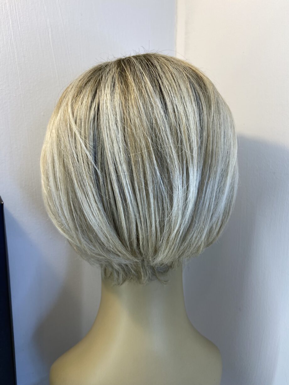 Blonde rooted Jon Renau wig. Bblms817