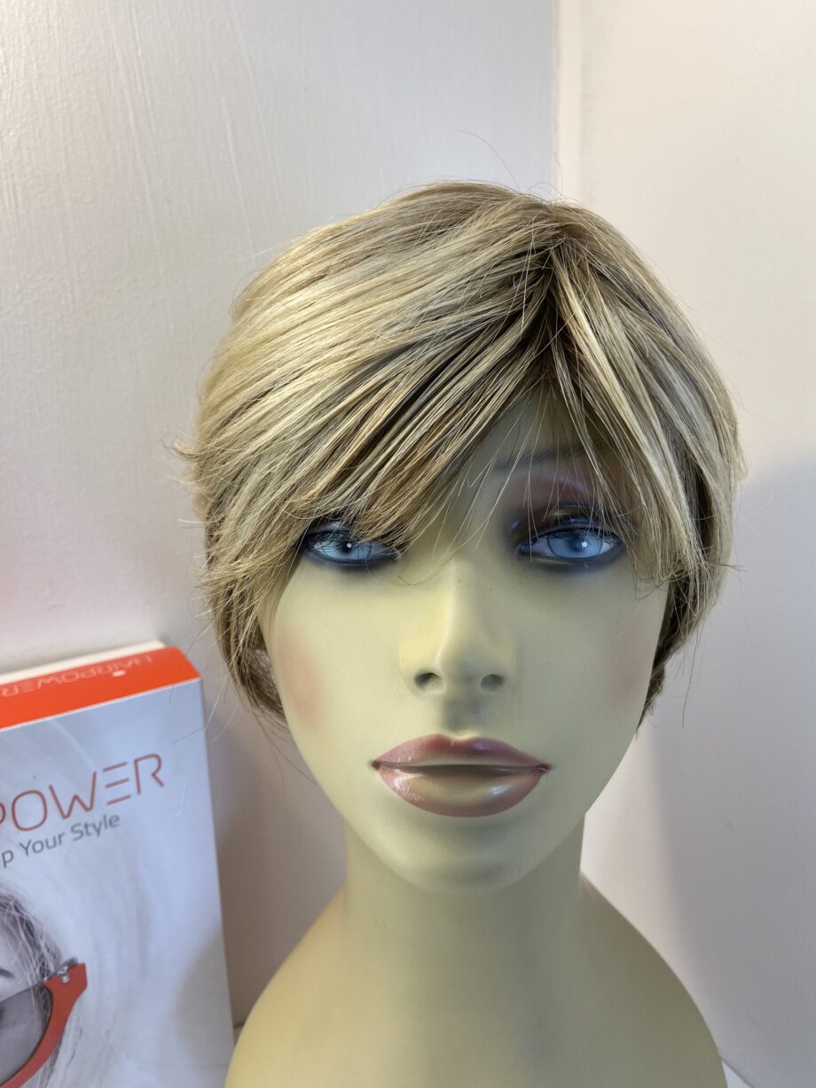 Sandmulti rooted wig. Bblss819
