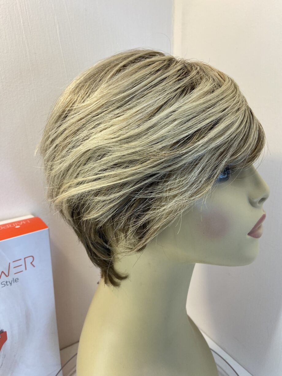 Sandmulti rooted wig. Bblss819