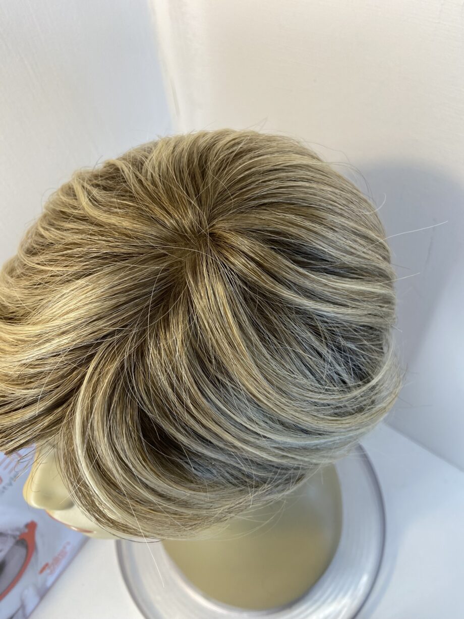 Sandmulti rooted wig. Bblss819