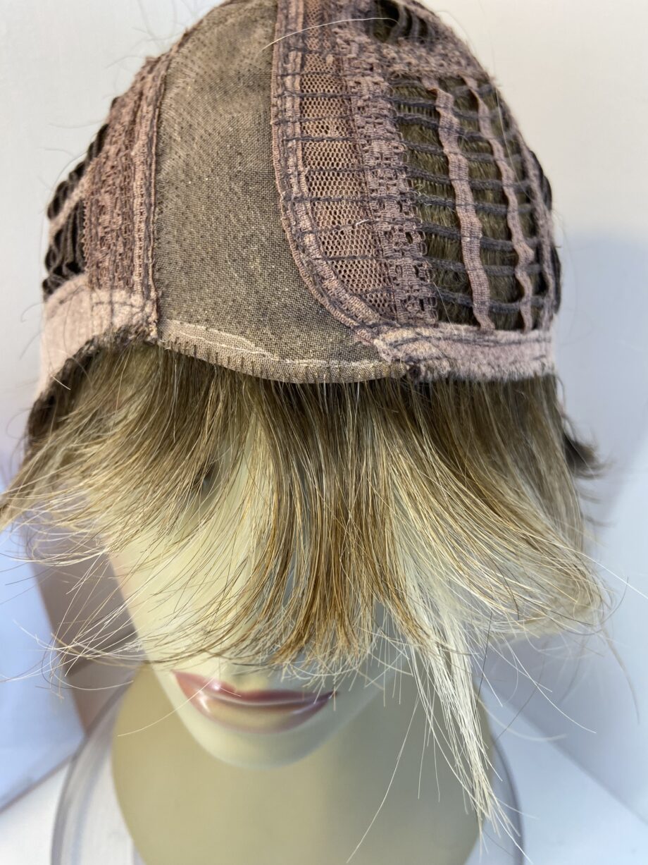 Sandmulti rooted wig. Bblss819